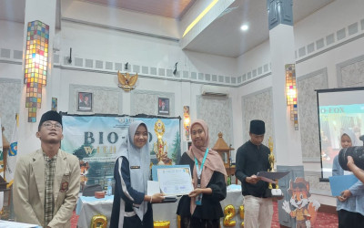 Bangga! Siswi MAN 2 Kota Cirebon Juara 2 Olimpiade Biologi Bio-Fox